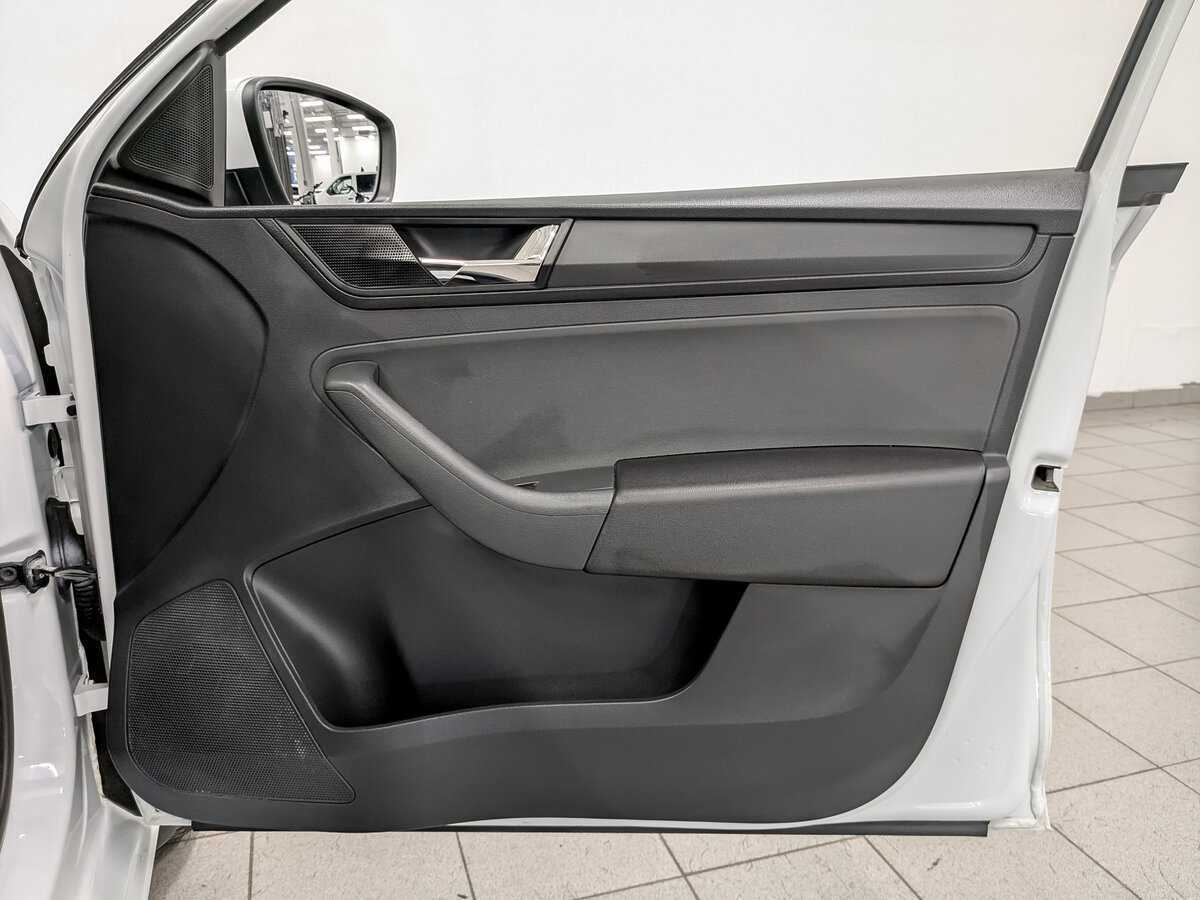 Купить Skoda Rapid с пробегом. Фото: #22