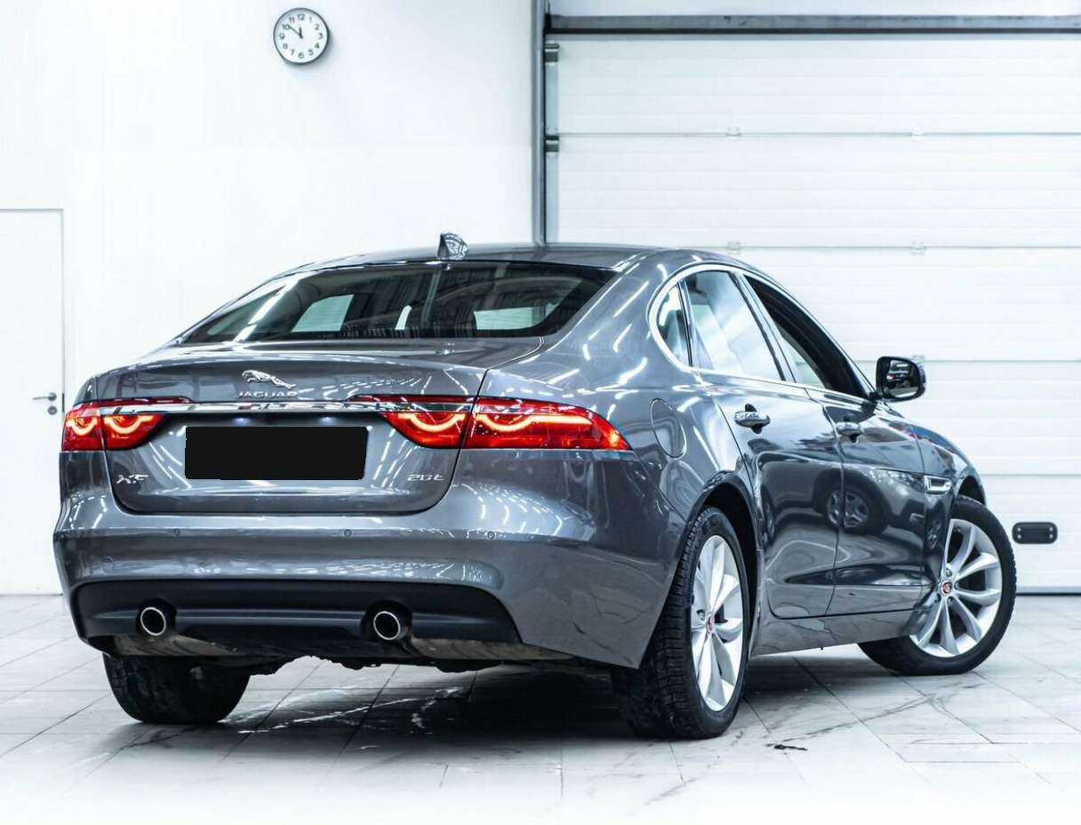 Купить Jaguar XF с пробегом. Фото: #2