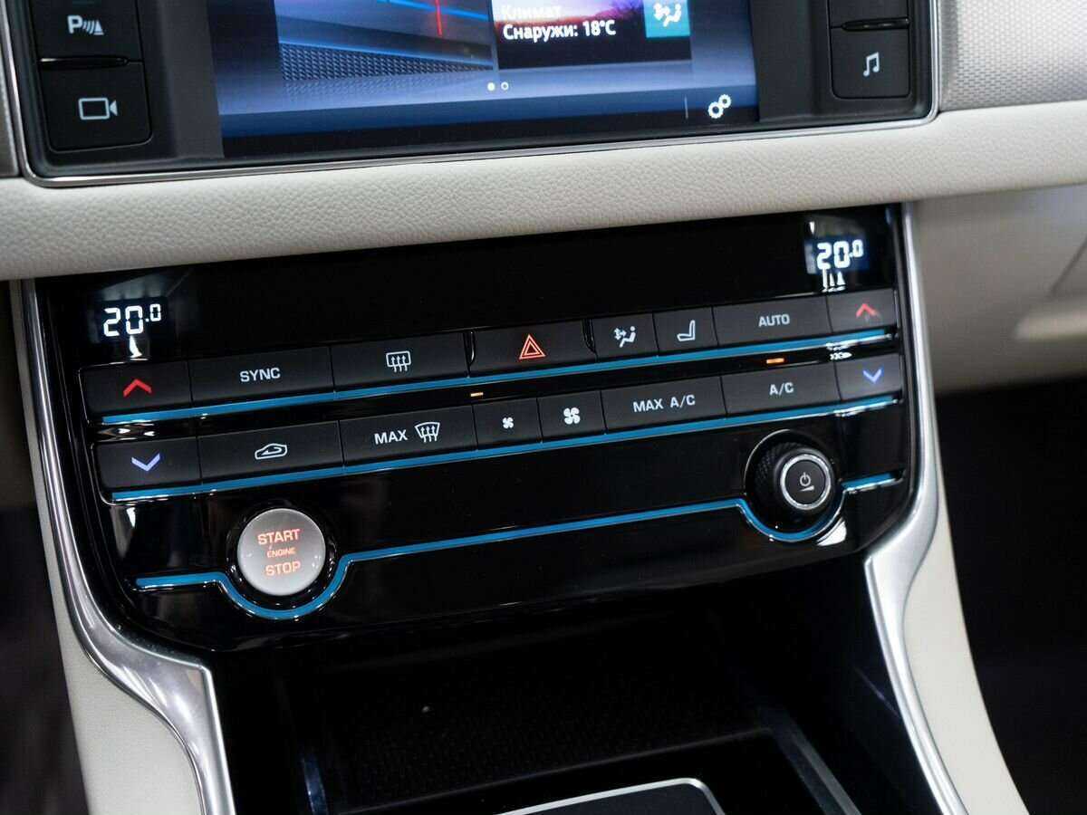 Купить Jaguar XF с пробегом. Фото: #10