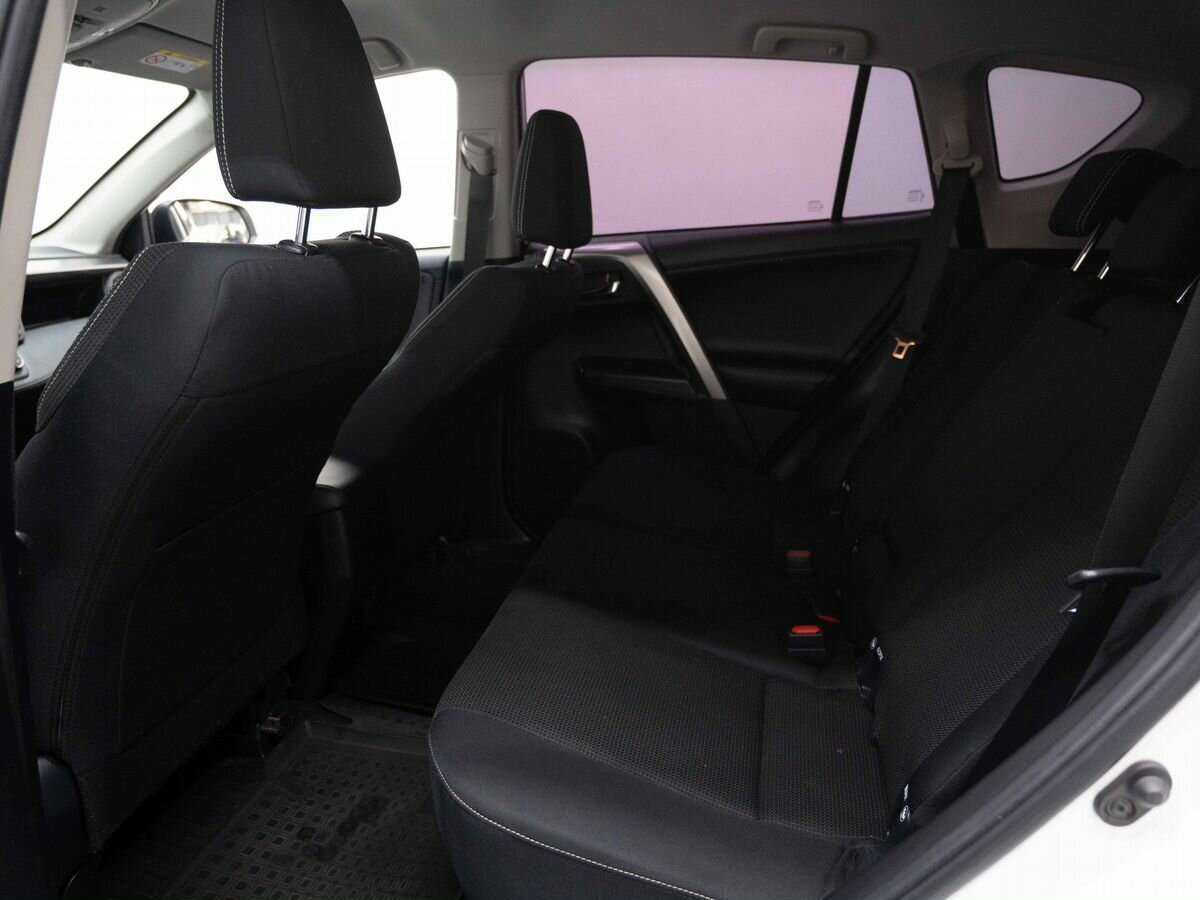 Купить Toyota RAV4 с пробегом. Фото: #6