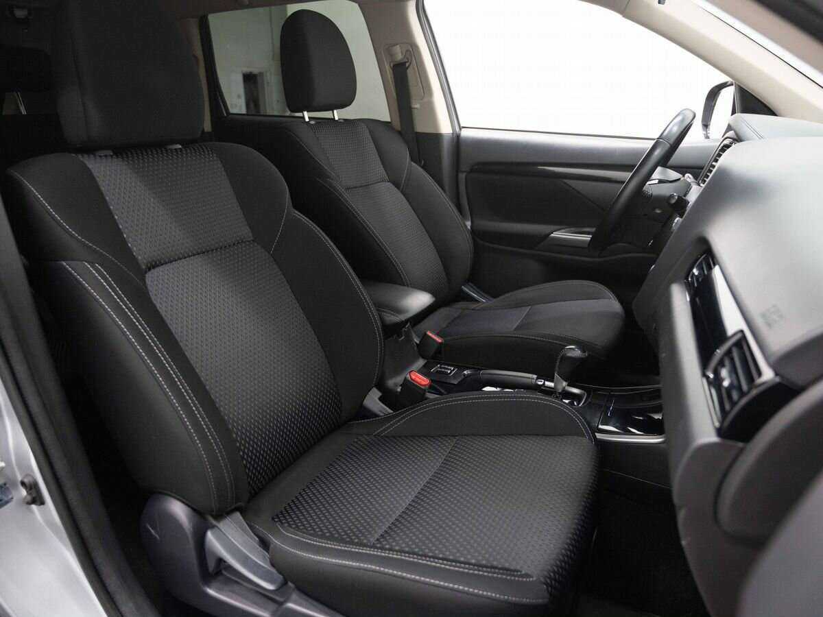 Купить Mitsubishi Outlander с пробегом. Фото: #11