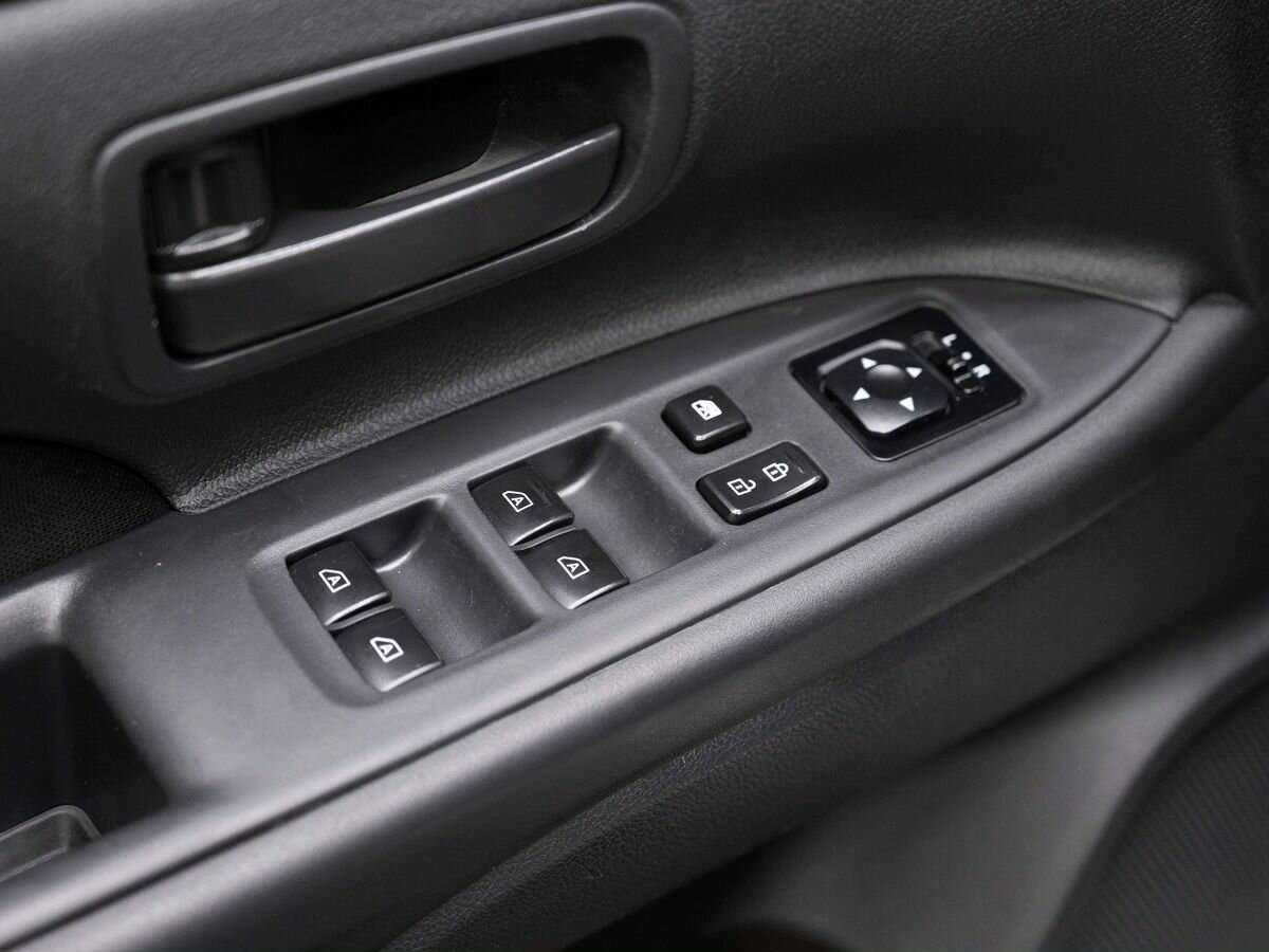 Купить Mitsubishi Outlander с пробегом. Фото: #18