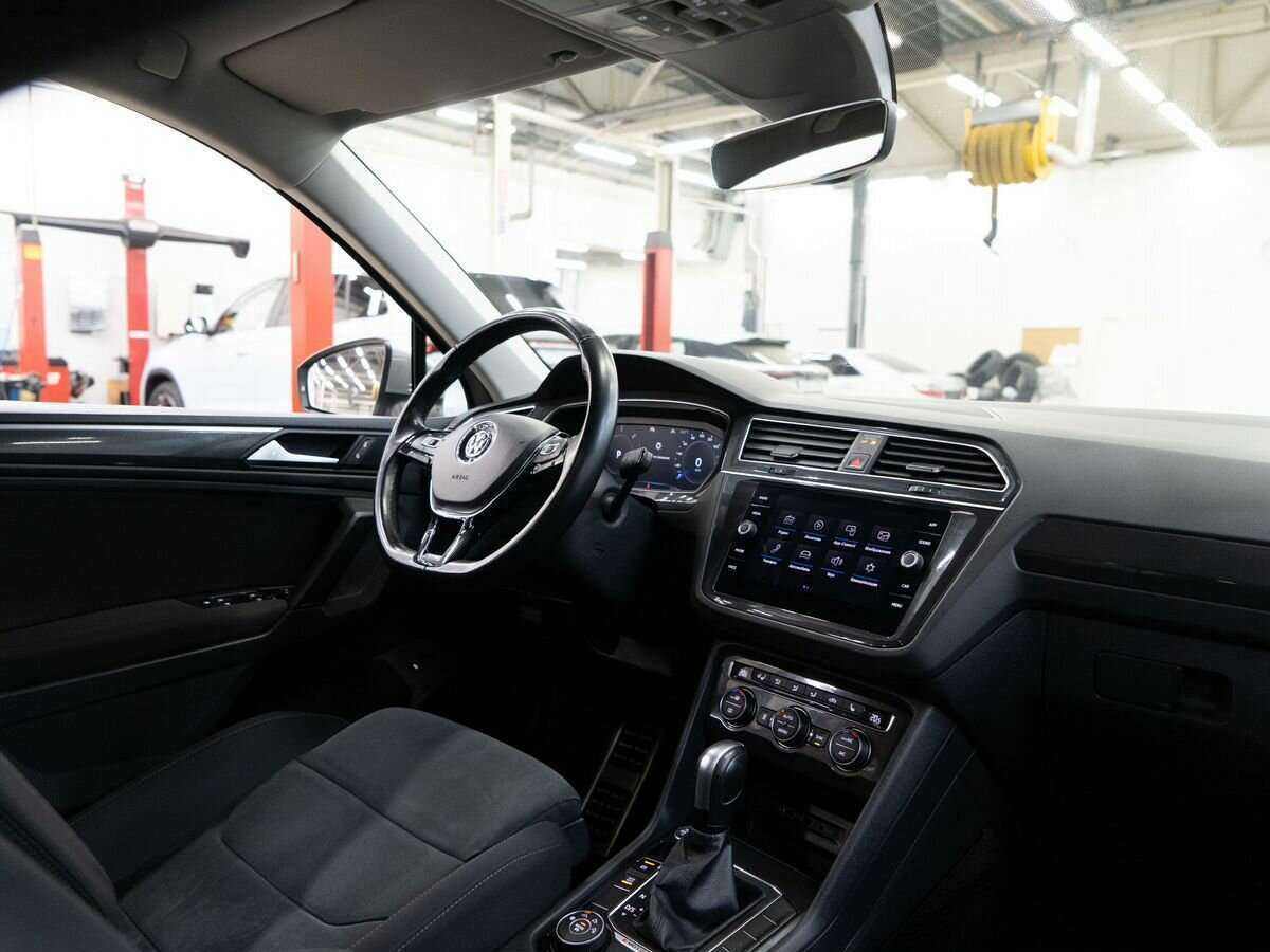 Купить Volkswagen Tiguan с пробегом. Фото: #19
