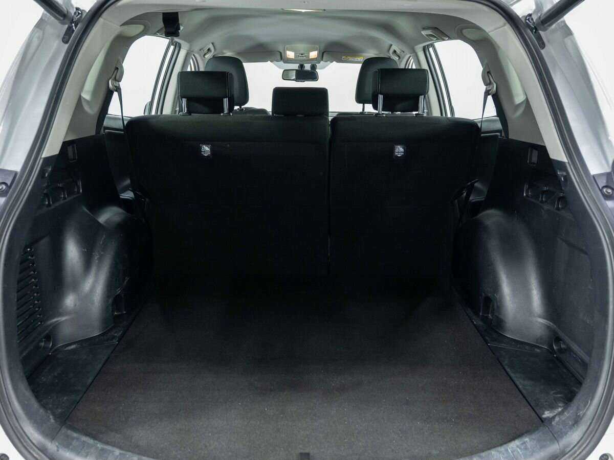 Купить Toyota RAV4 с пробегом. Фото: #23