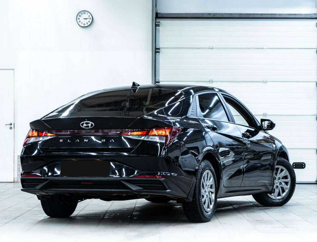 Купить Hyundai Elantra с пробегом. Фото: #2