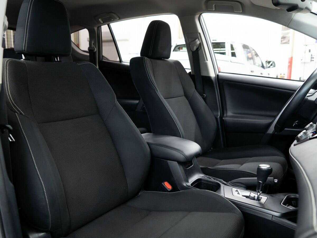 Купить Toyota RAV4 с пробегом. Фото: #10