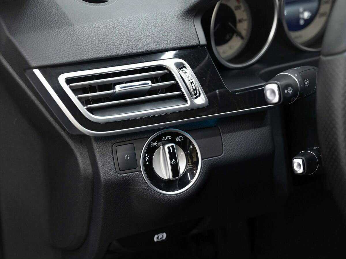 Купить Mercedes-Benz E-Класс с пробегом. Фото: #18