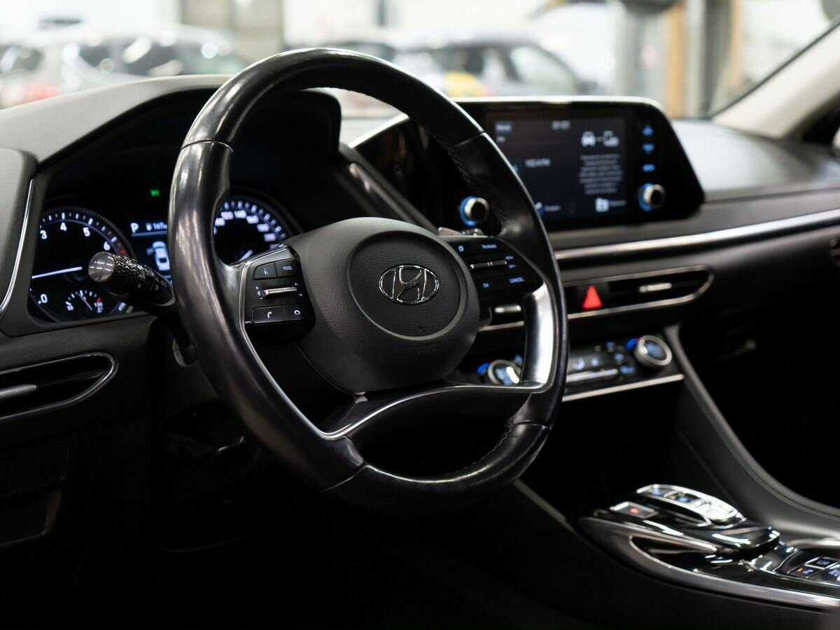 Купить Hyundai Sonata с пробегом. Фото: #4