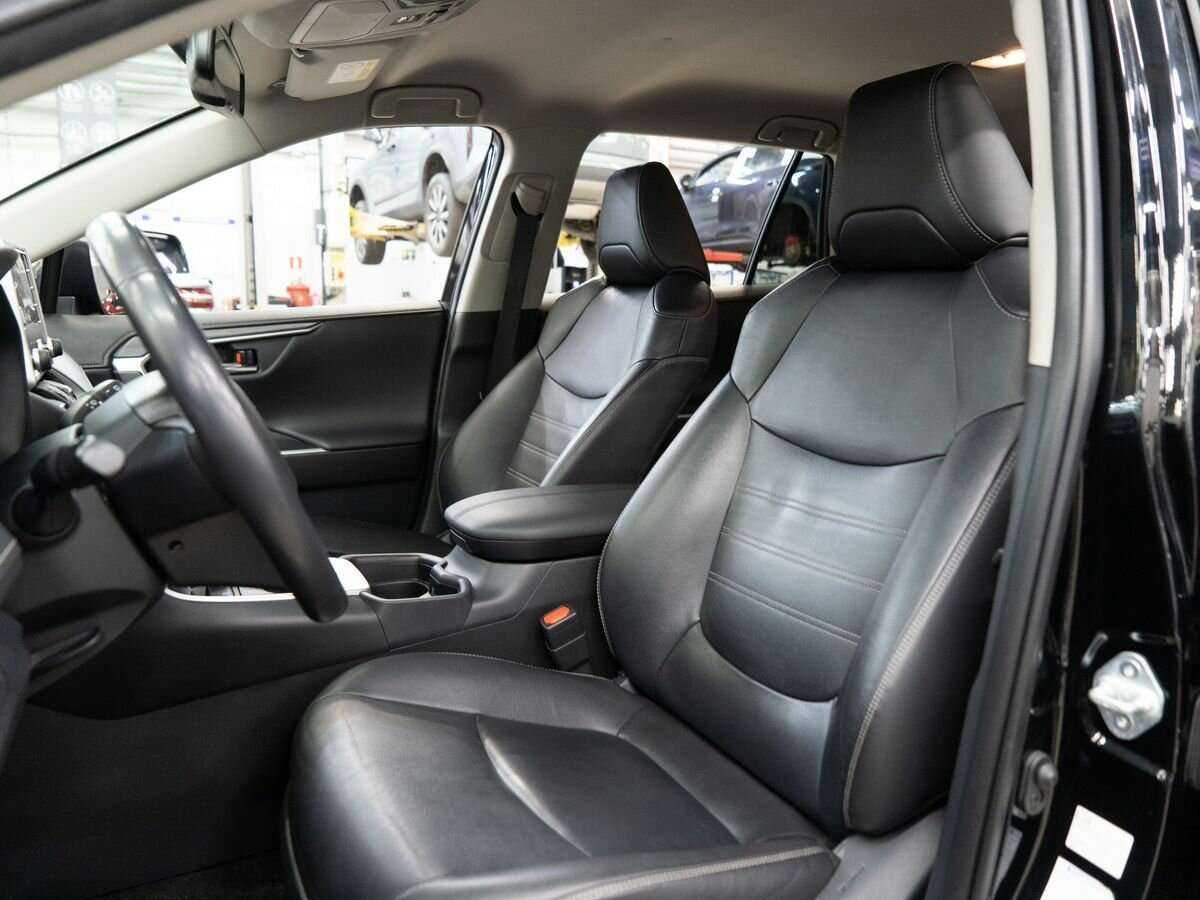 Купить Toyota RAV4 с пробегом. Фото: #5