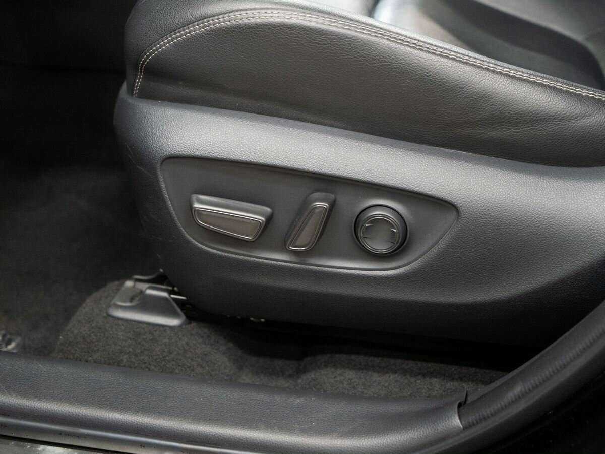 Купить Toyota RAV4 с пробегом. Фото: #15