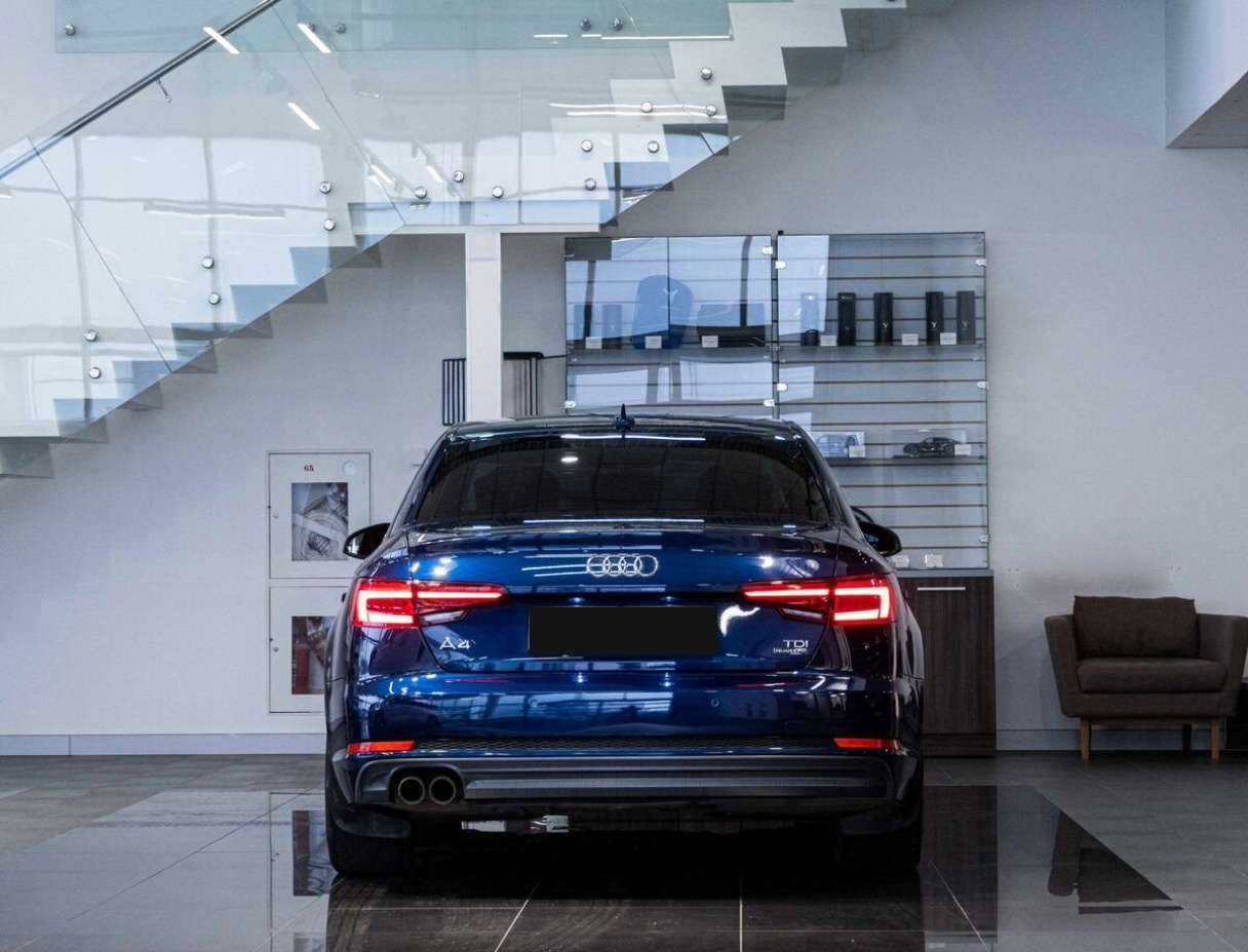Купить Audi A4 с пробегом. Фото: #4