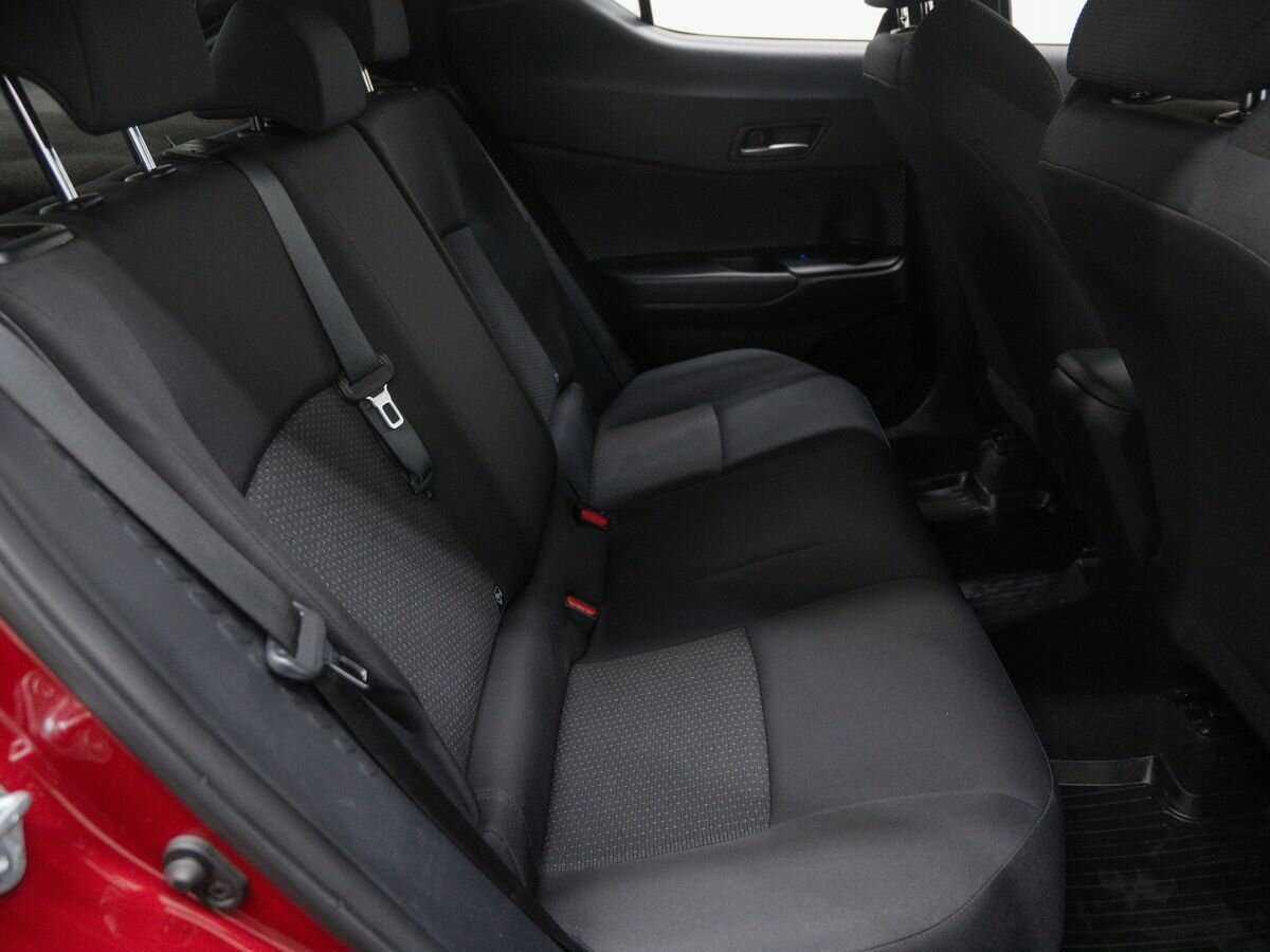 Купить Toyota C-HR с пробегом. Фото: #6