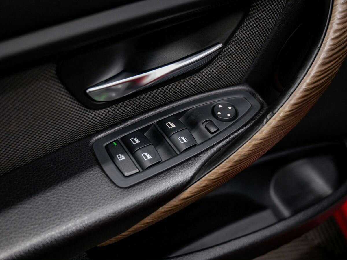 Купить BMW 3 серии с пробегом. Фото: #11