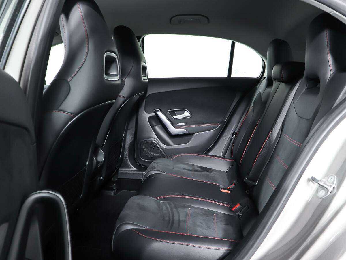 Купить Mercedes-Benz A-Класс с пробегом. Фото: #9