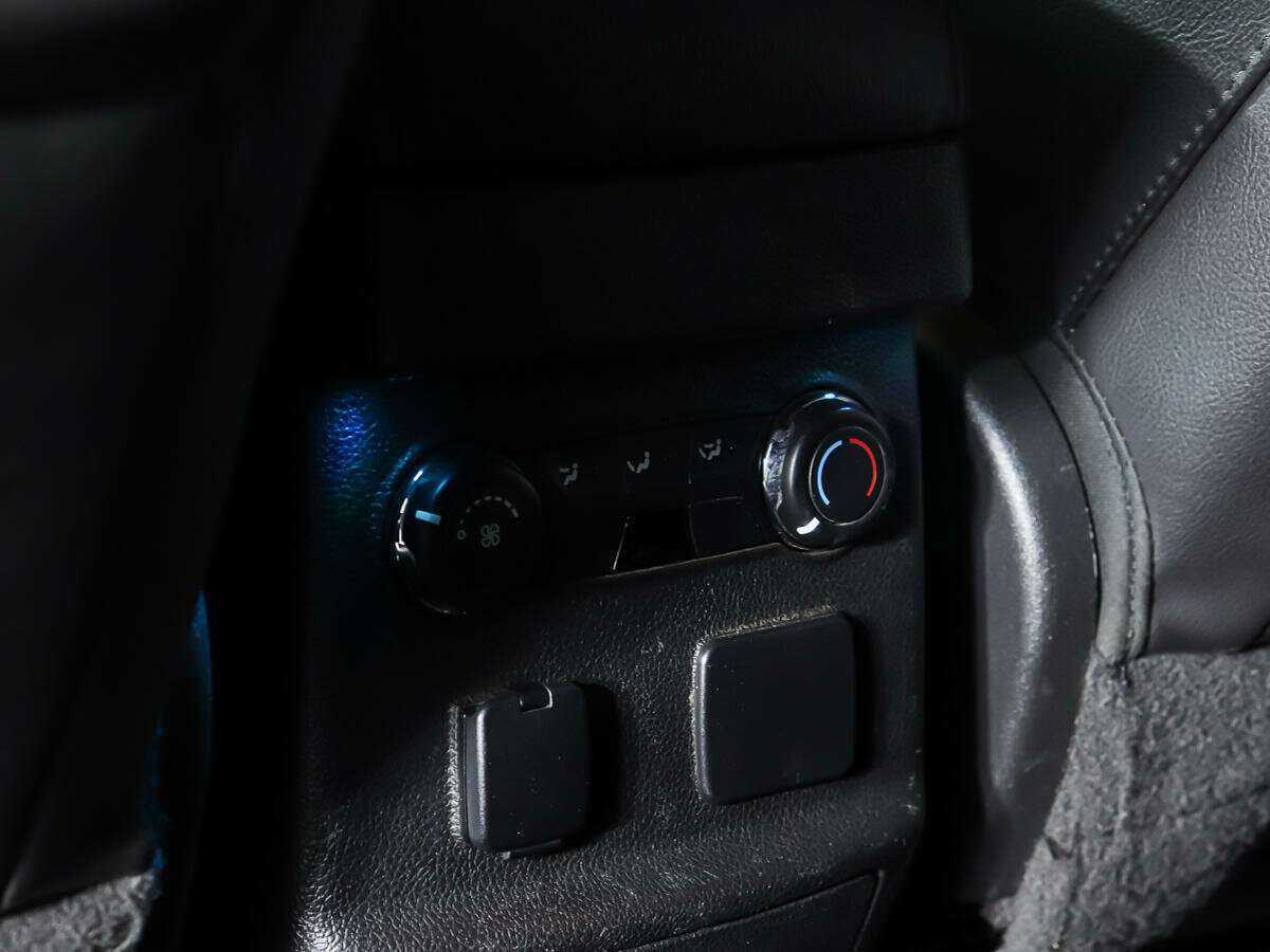 Купить Ford Explorer с пробегом. Фото: #15