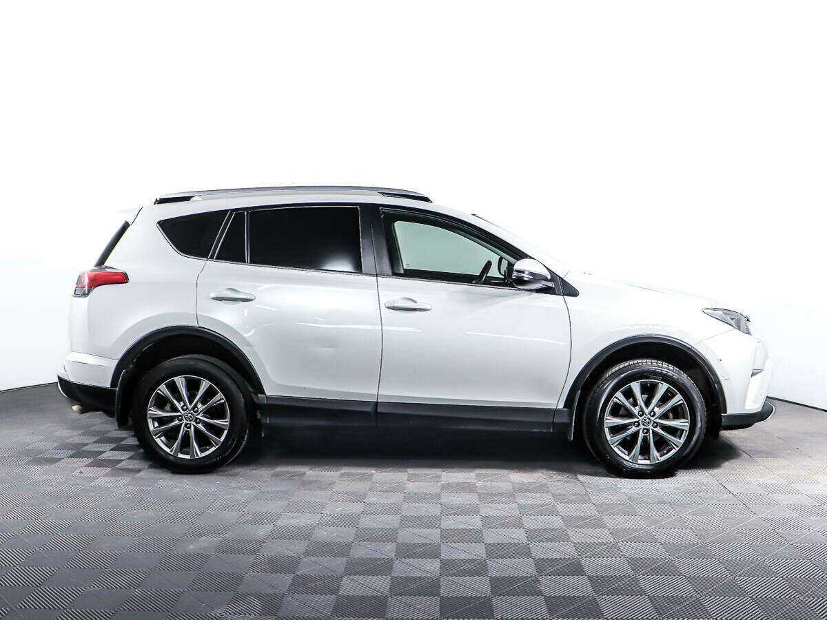 Купить Toyota RAV4 с пробегом. Фото: #3
