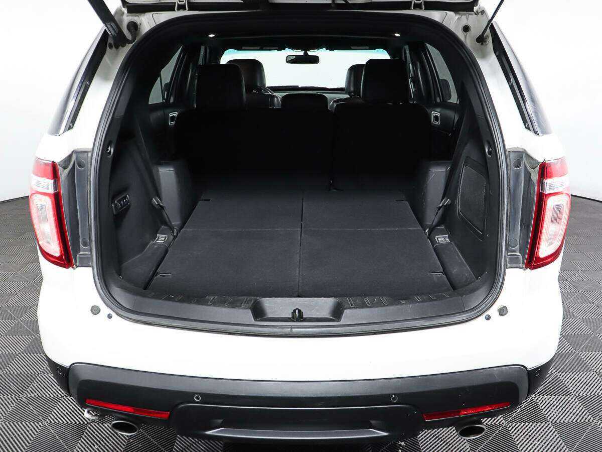 Купить Ford Explorer с пробегом. Фото: #8