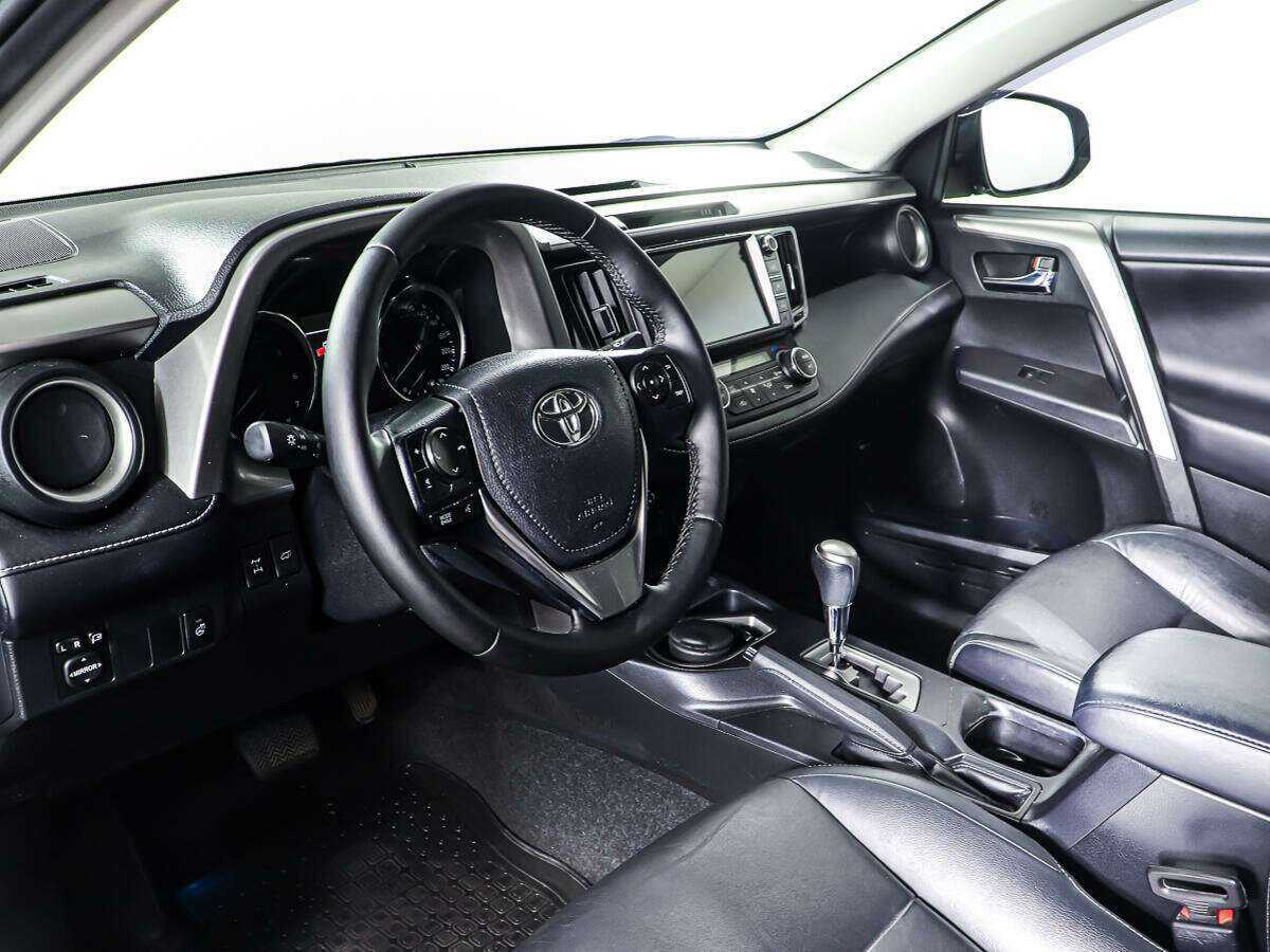 Купить Toyota RAV4 с пробегом. Фото: #13