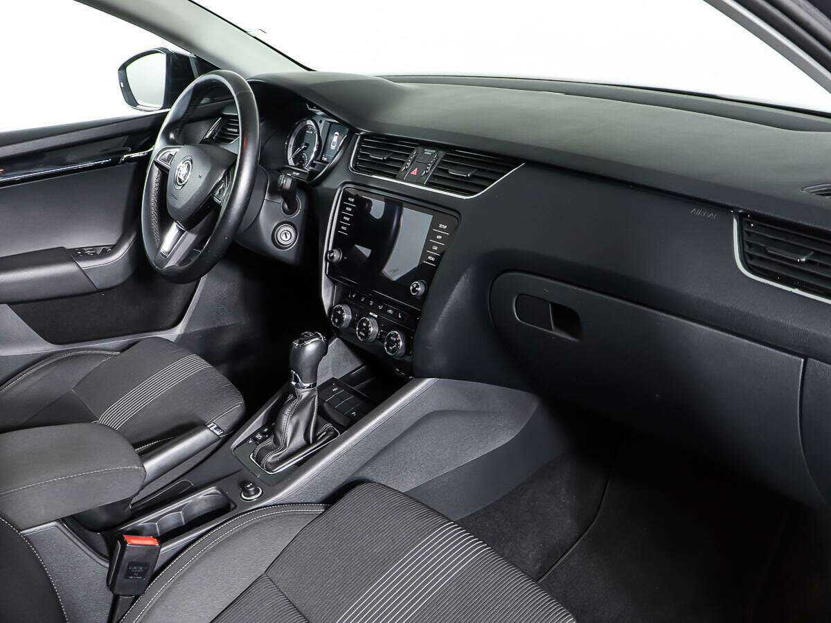 Купить Skoda Octavia с пробегом. Фото: #9