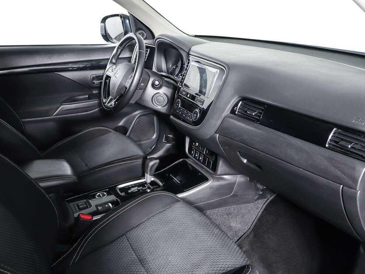 Купить Mitsubishi Outlander с пробегом. Фото: #8