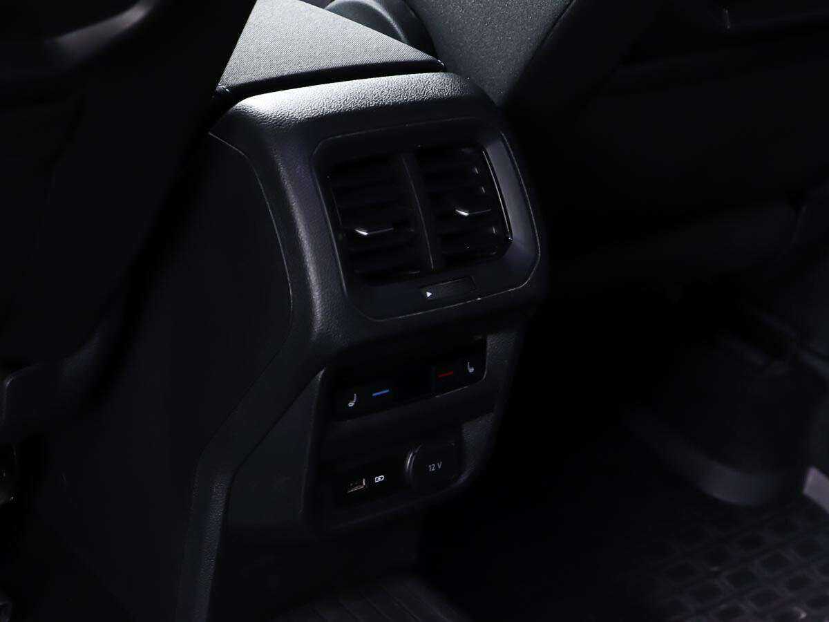 Купить Volkswagen Tiguan с пробегом. Фото: #17