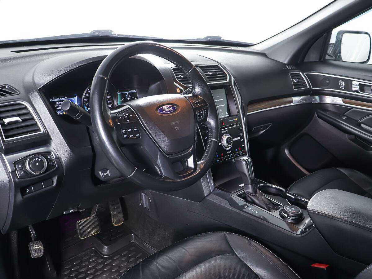 Купить Ford Explorer с пробегом. Фото: #16