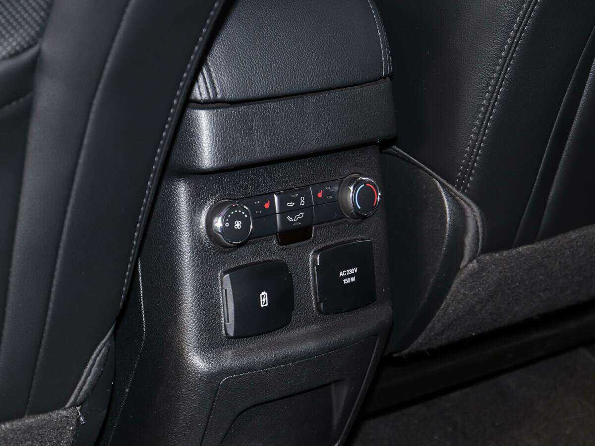 Купить Ford Explorer с пробегом. Фото: #17