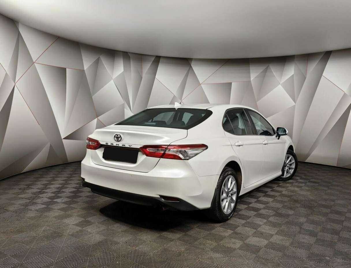 Купить Toyota Camry с пробегом. Фото: #1