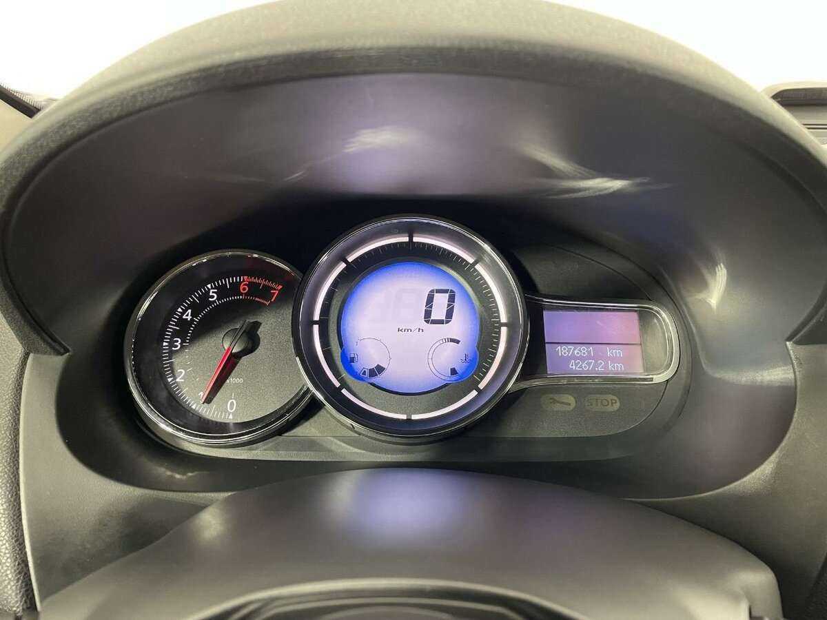 Купить Renault Fluence с пробегом. Фото: #10