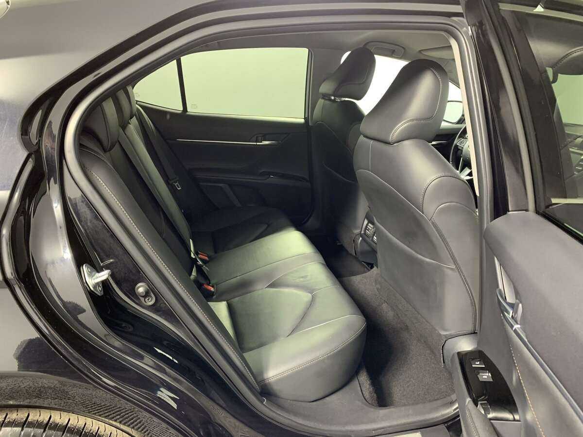 Купить Toyota Camry с пробегом. Фото: #18