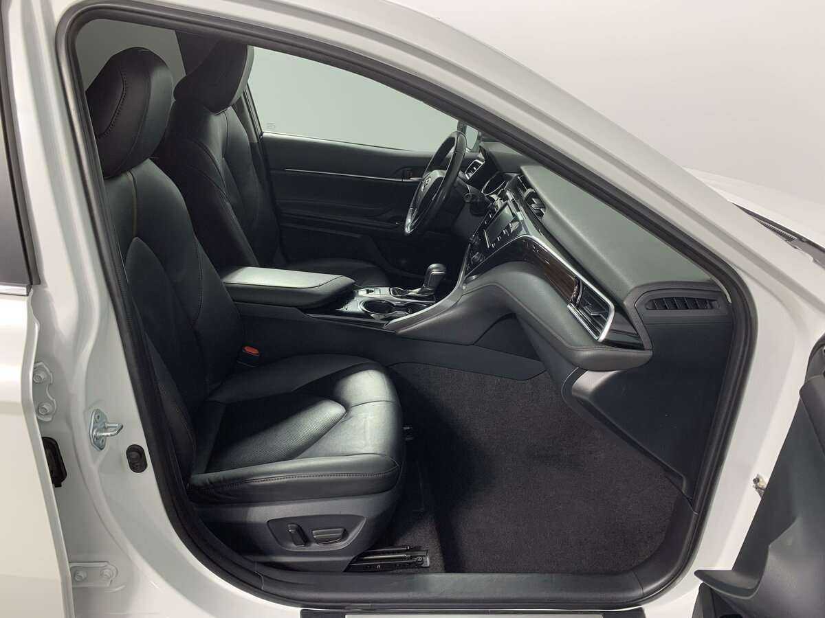 Купить Toyota Camry с пробегом. Фото: #19
