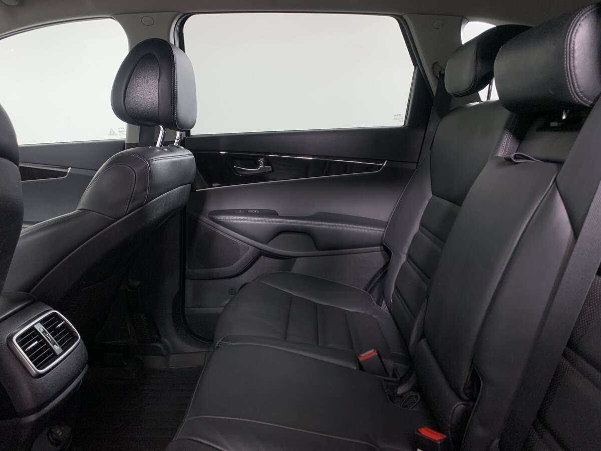 Купить Kia Sorento с пробегом. Фото: #18