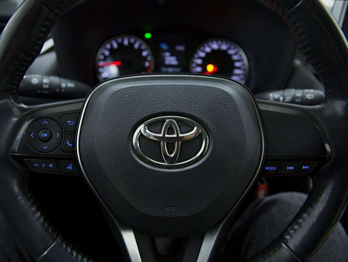 Купить Toyota RAV4 с пробегом. Фото: #4