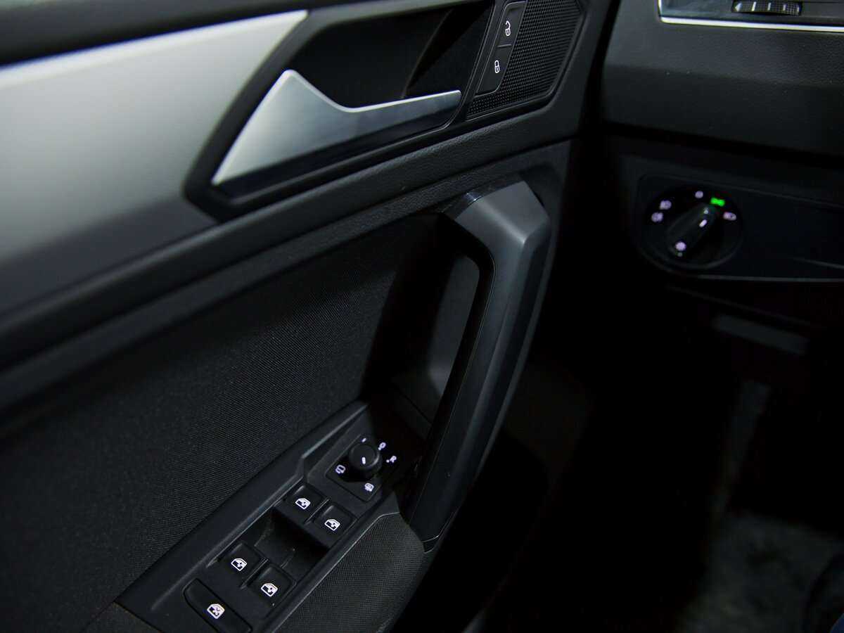 Купить Volkswagen Tiguan с пробегом. Фото: #7