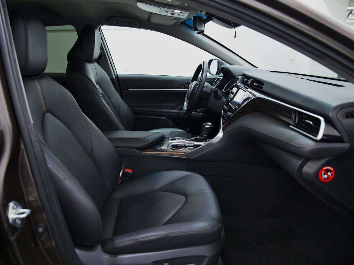 Купить Toyota Camry с пробегом. Фото: #5