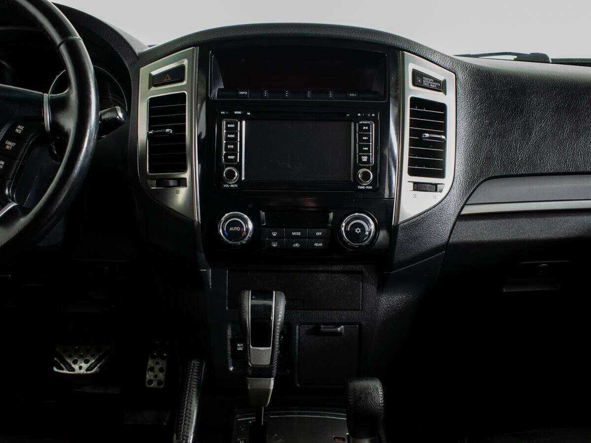 Купить Mitsubishi Pajero с пробегом. Фото: #7