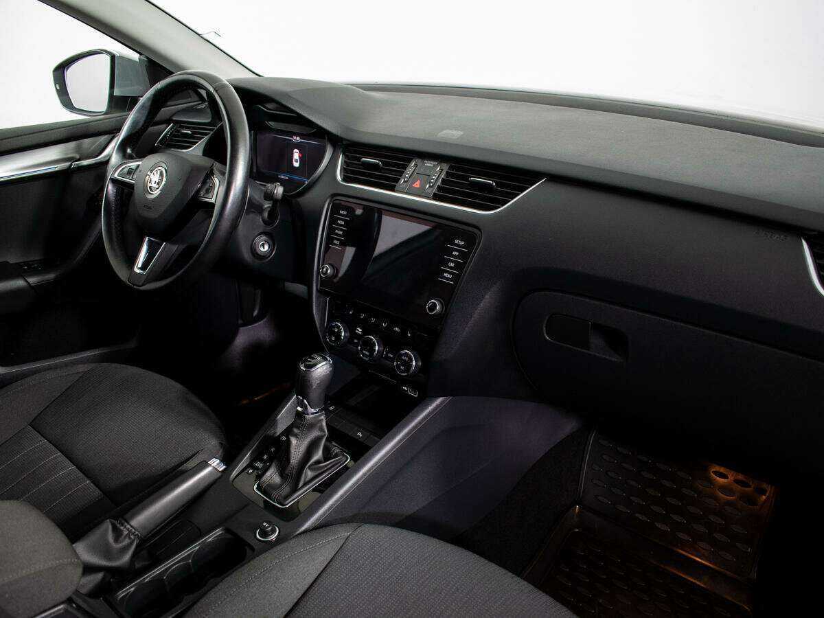 Купить Skoda Octavia с пробегом. Фото: #3