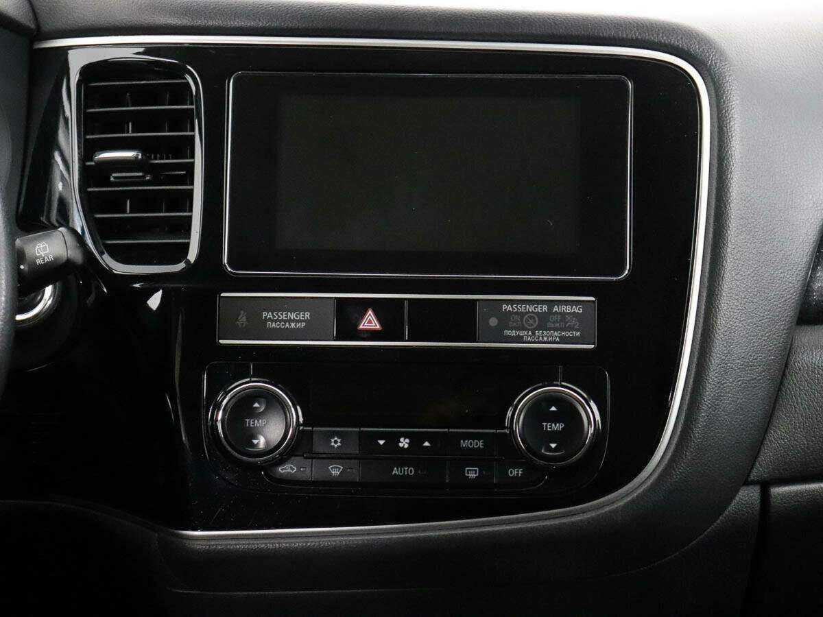 Купить Mitsubishi Outlander с пробегом. Фото: #11