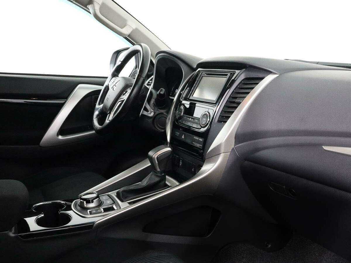 Купить Mitsubishi Pajero Sport с пробегом. Фото: #6