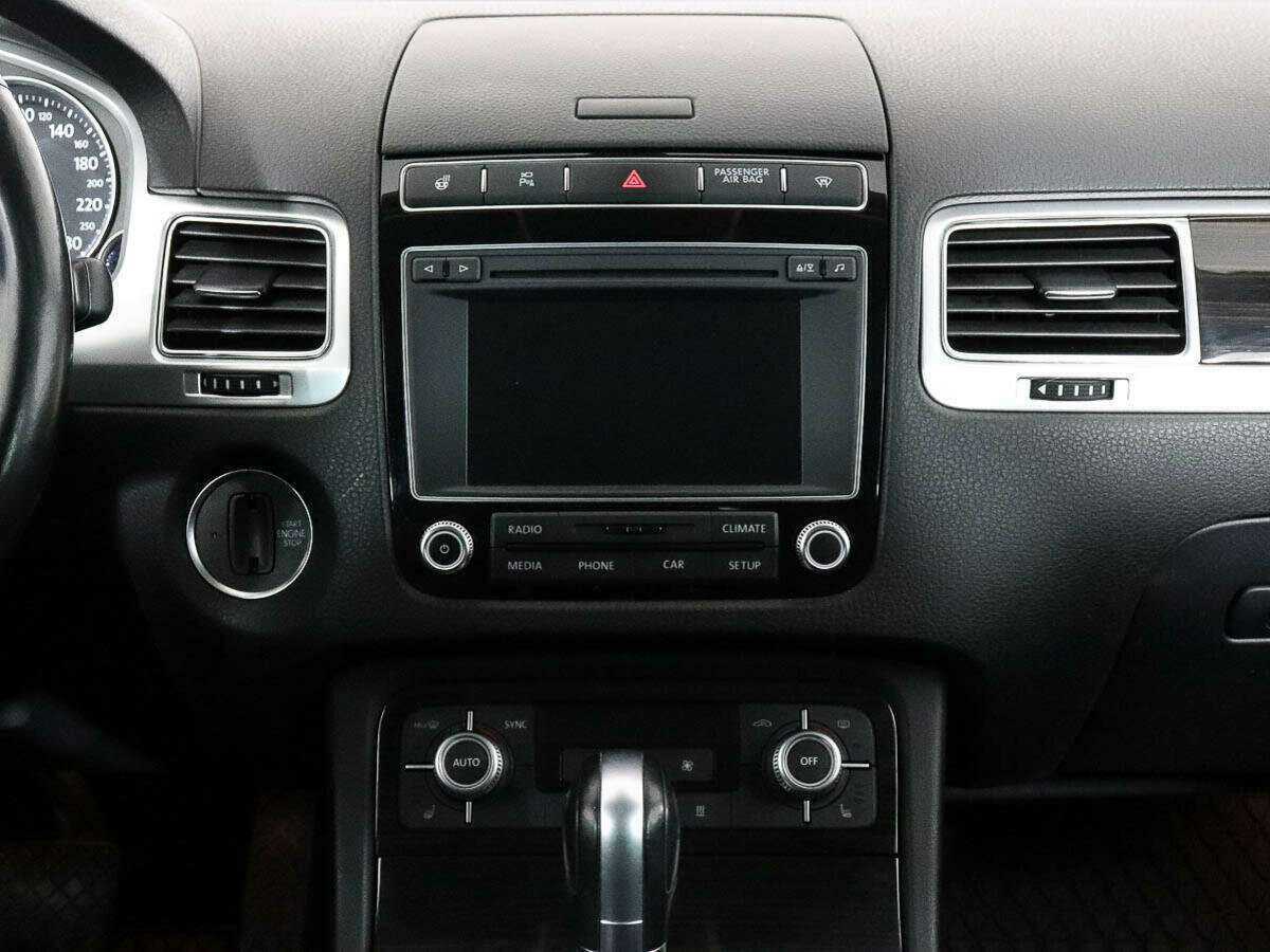 Купить Volkswagen Touareg с пробегом. Фото: #9