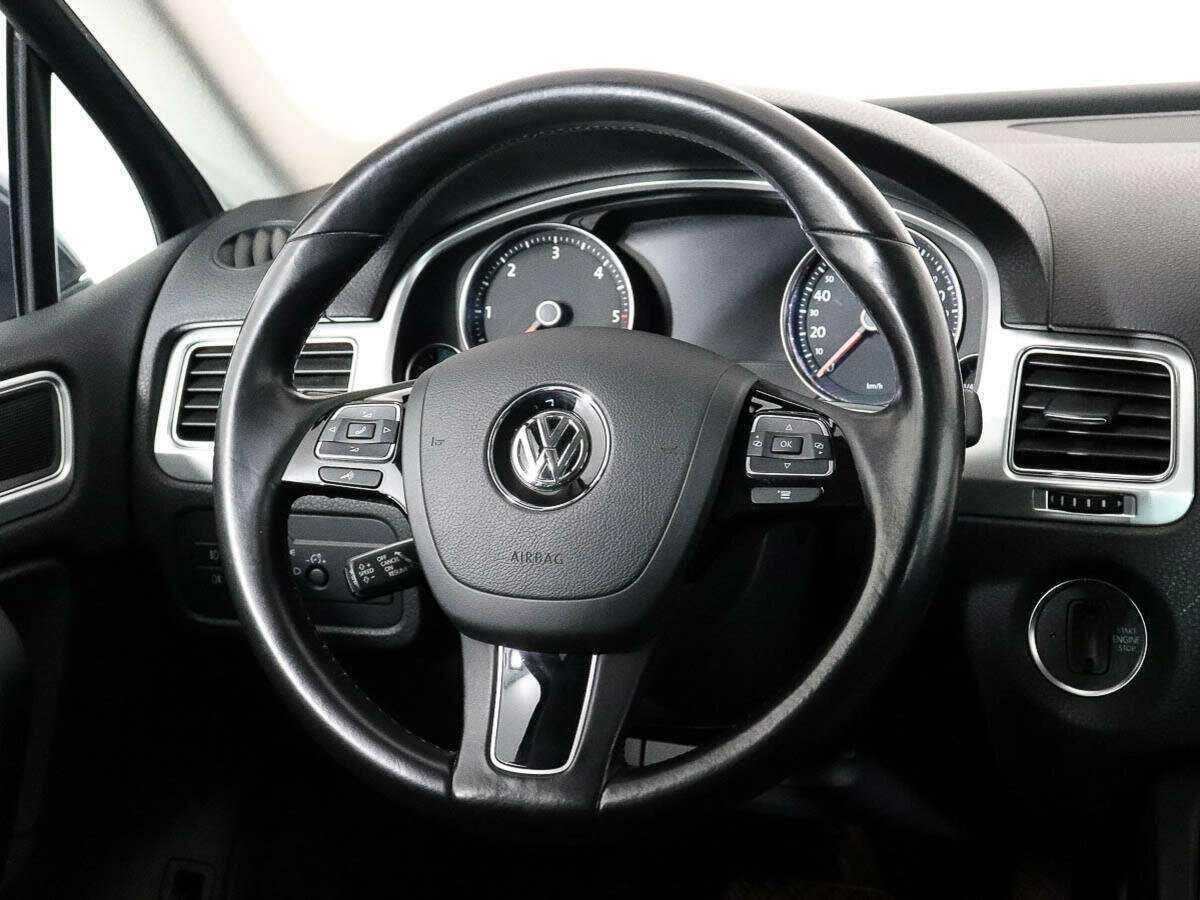 Купить Volkswagen Touareg с пробегом. Фото: #10