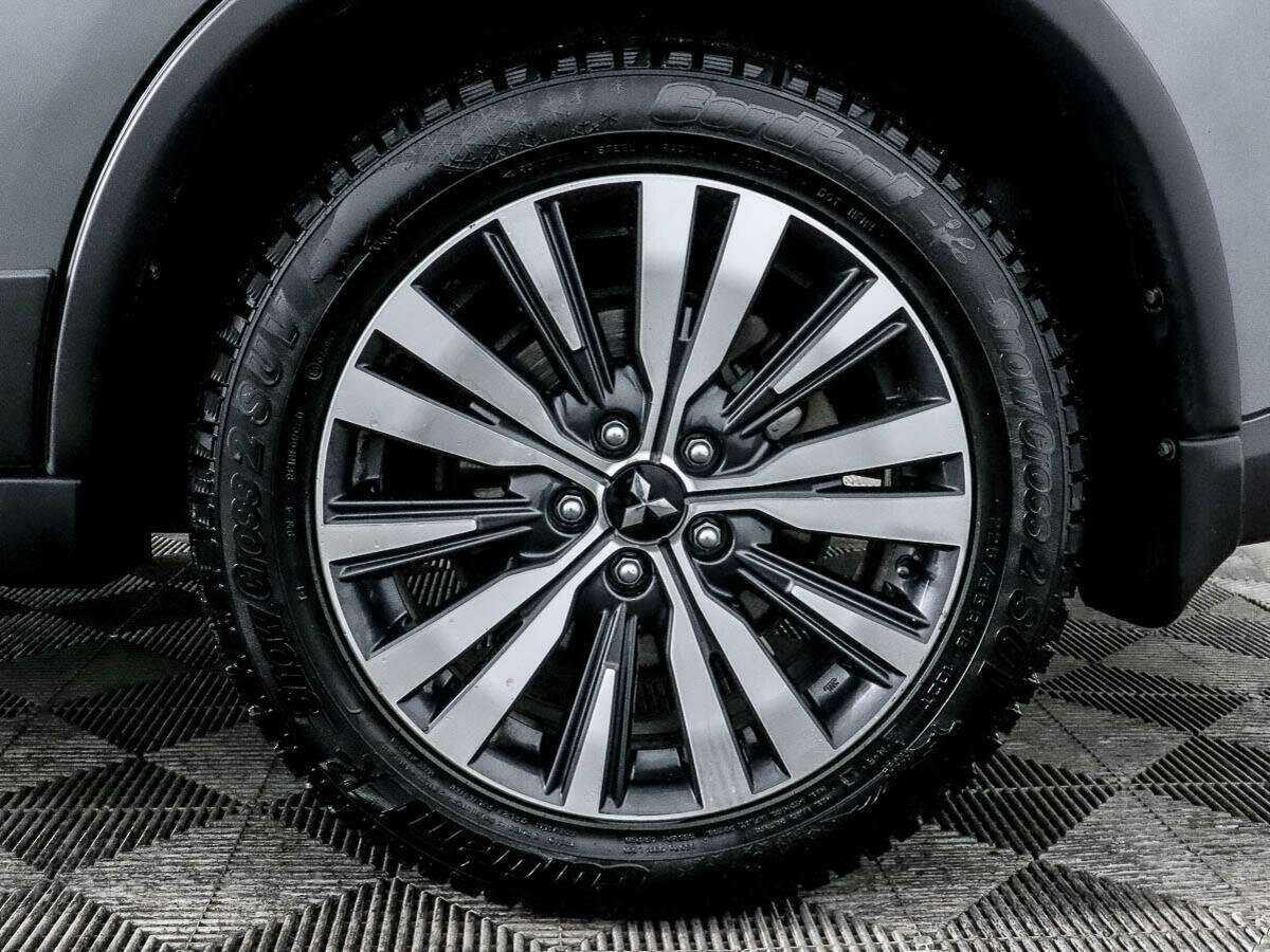 Купить Mitsubishi Outlander с пробегом. Фото: #11