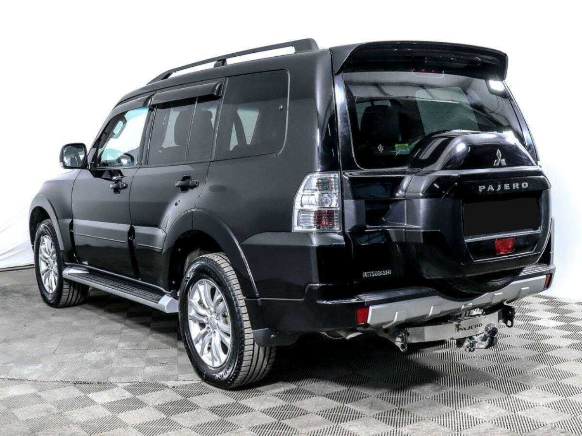Купить Mitsubishi Pajero с пробегом. Фото: #2