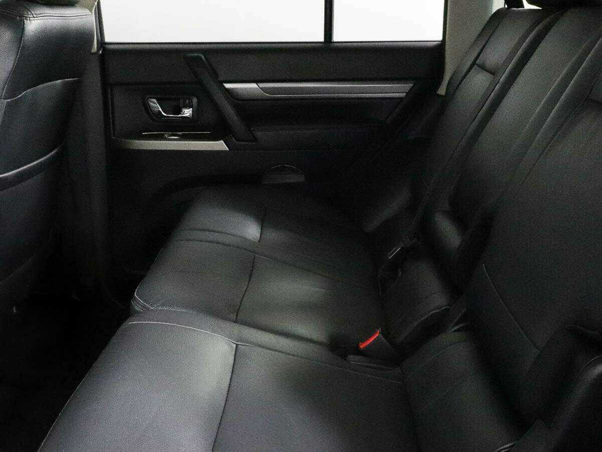 Купить Mitsubishi Pajero с пробегом. Фото: #5