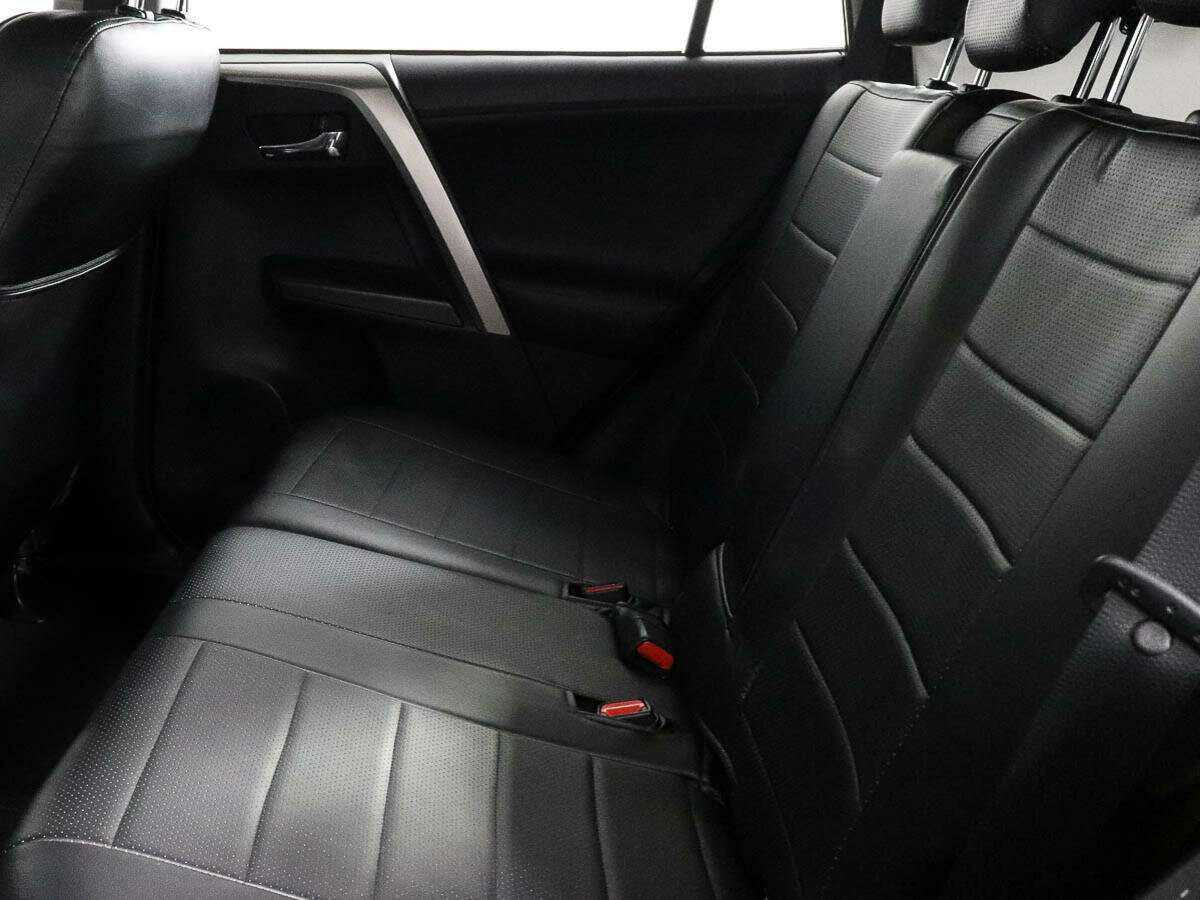 Купить Toyota RAV4 с пробегом. Фото: #7