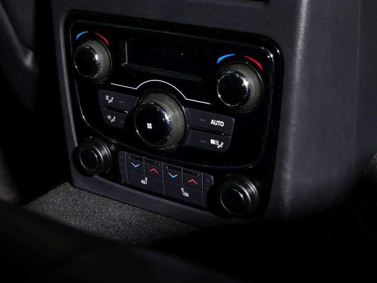 Купить Jaguar XF с пробегом. Фото: #15