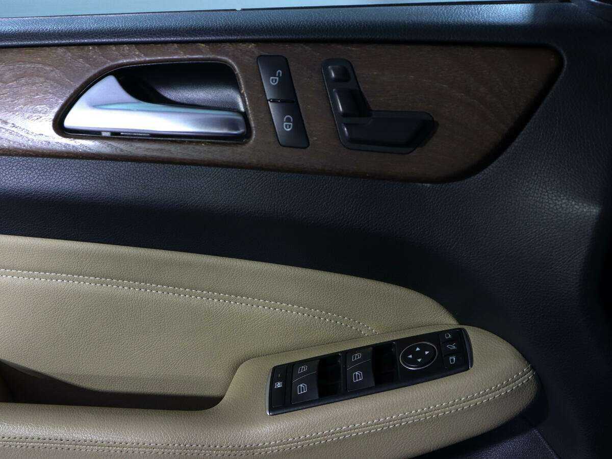 Купить Mercedes-Benz M-Класс с пробегом. Фото: #16