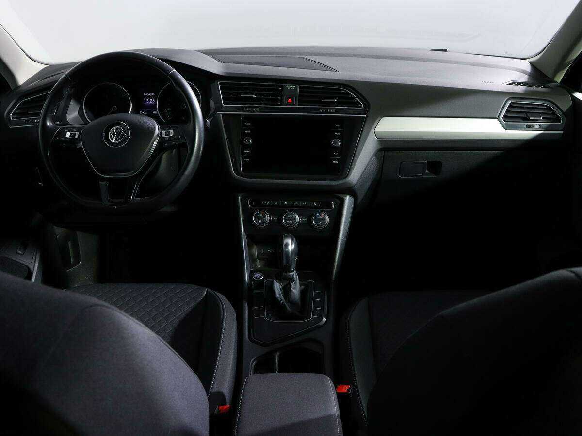 Купить Volkswagen Tiguan с пробегом. Фото: #9