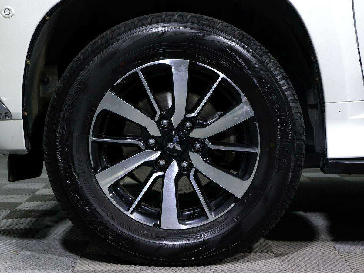 Купить Mitsubishi Pajero Sport с пробегом. Фото: #12