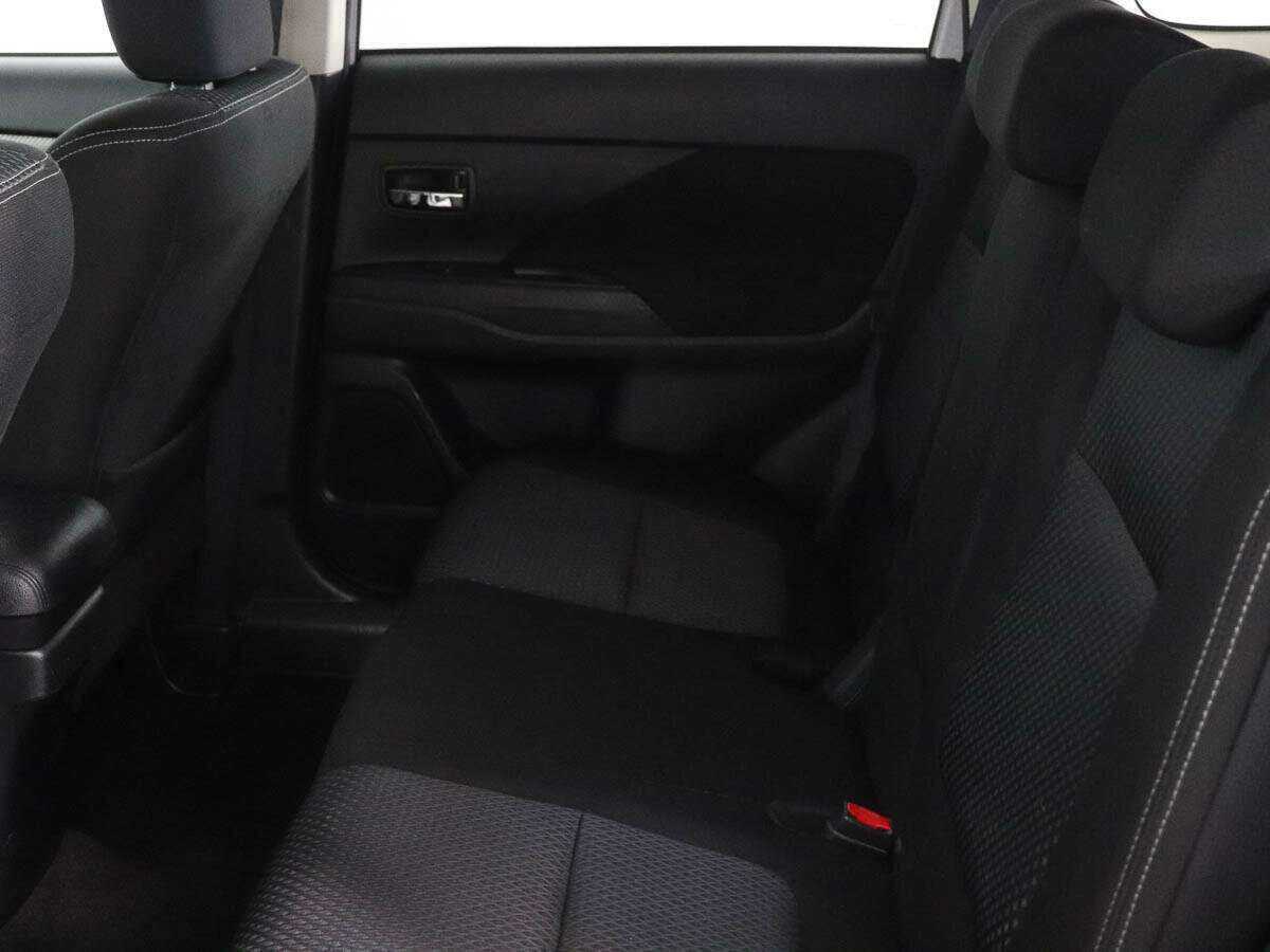 Купить Mitsubishi Outlander с пробегом. Фото: #8